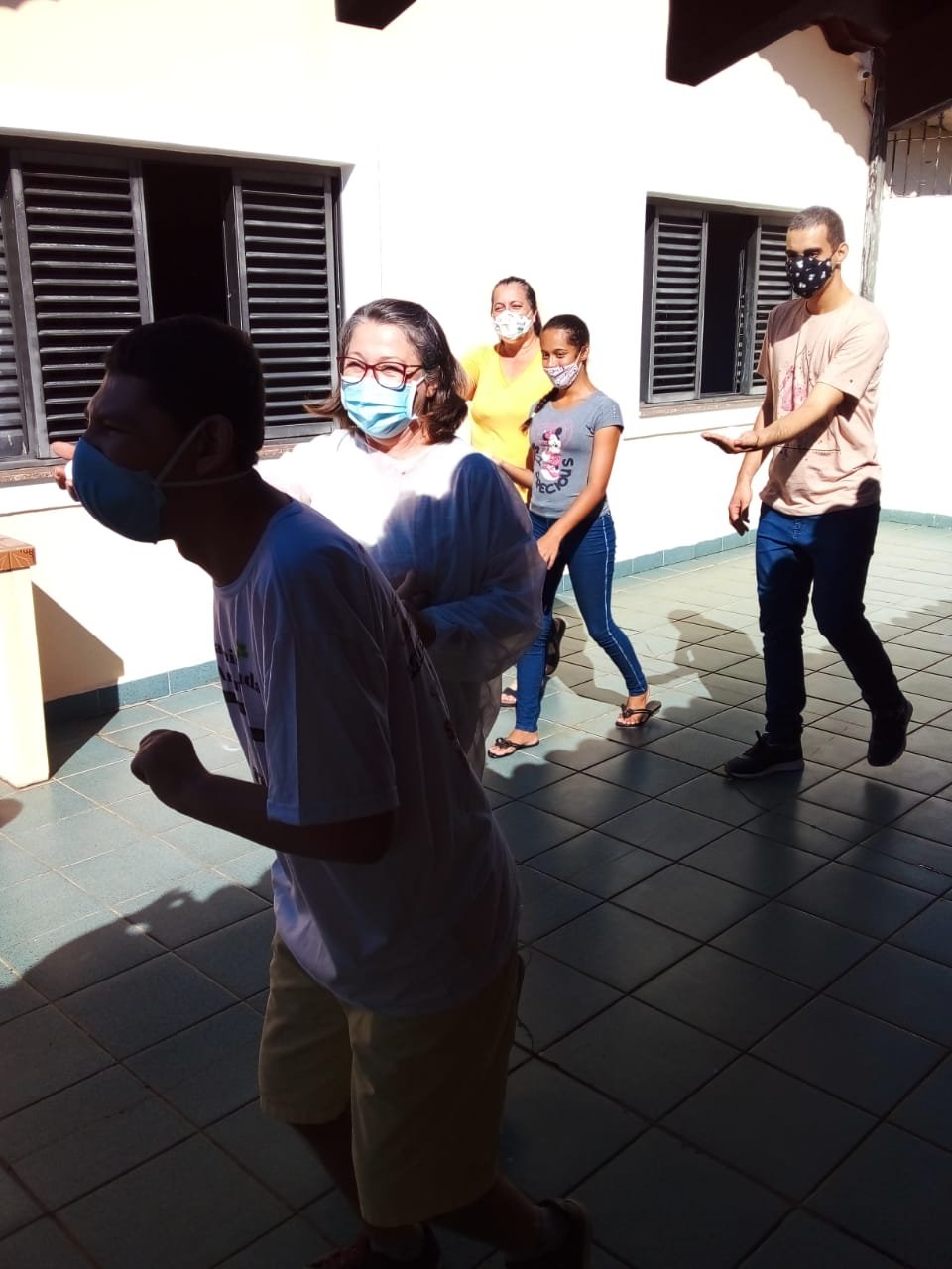 Atividade - Ovo na colher (mão)